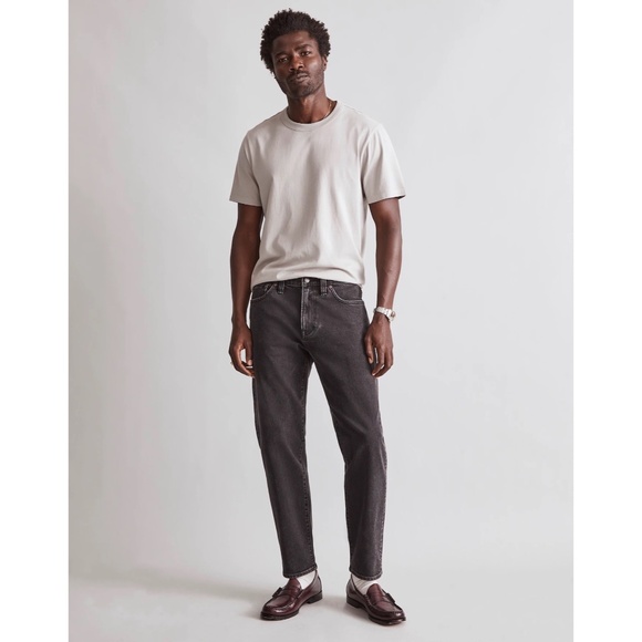 Madewell Washed Black Relaxed Taper Jeans SIZE W40 / L30